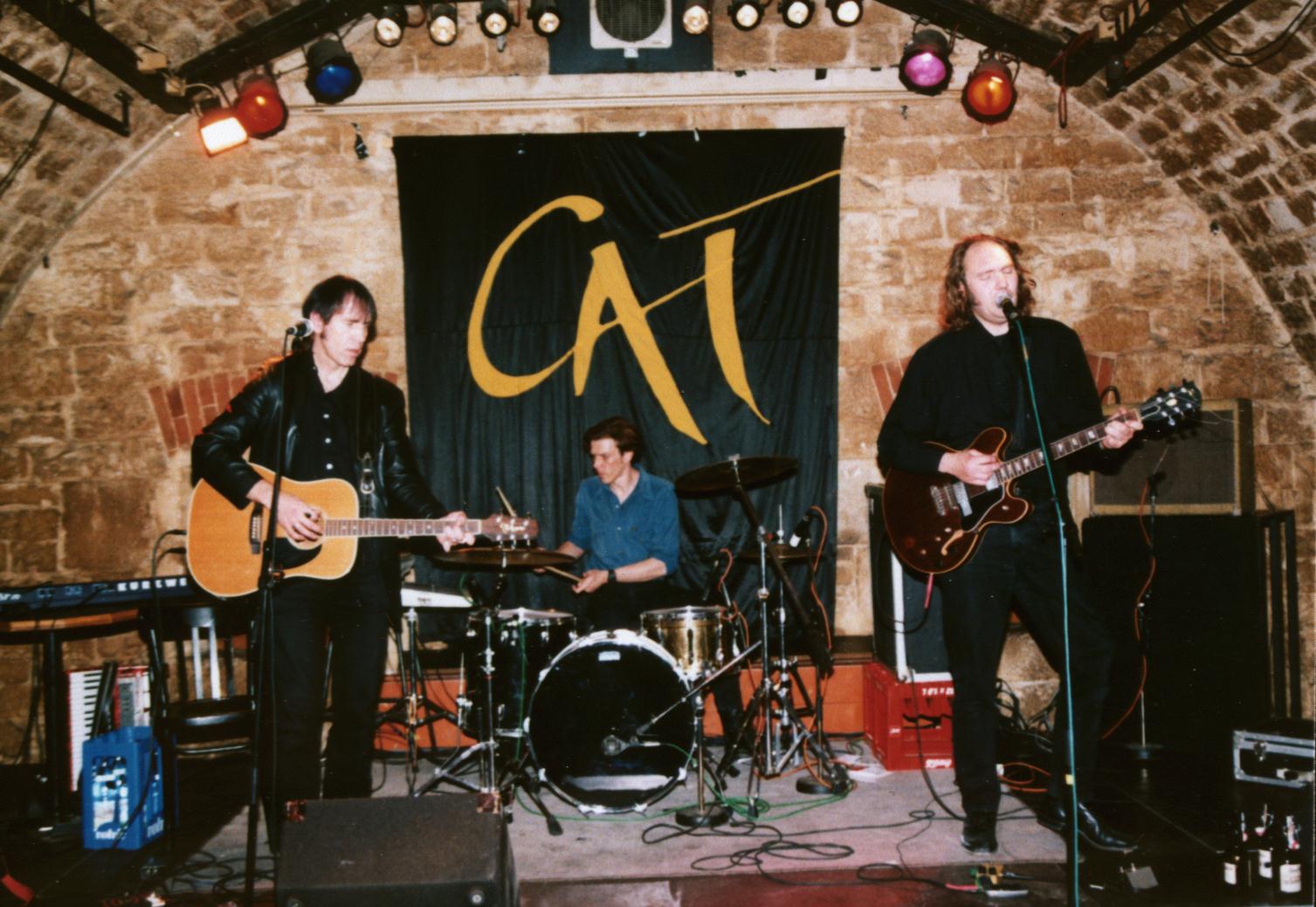 Fatal Shore live @ Cat Café, Ulm, 30.05.2001, photos by Wolfgang Gürster